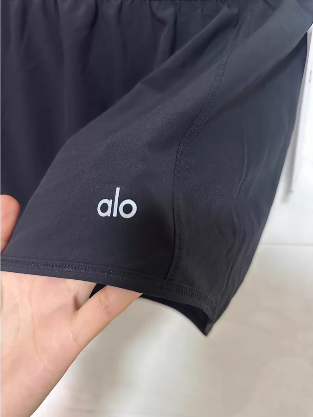 ALO Yoga Black Women's Athletic Skort with Built-In Brief - Picture 5 of 5